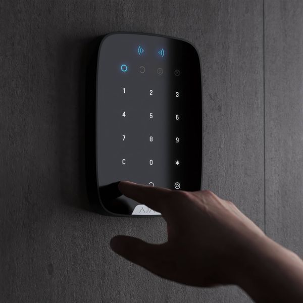 Бездротова сенсорна клавіатура Ajax KeyPad Plus Jeweller Чорна 000023069 фото