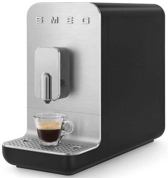 Кавомашина автоматична Smeg Coffee Machine With A Milk System Black BCC13BLMEU фото